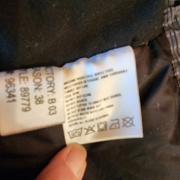 The North Face Gray/Black Goose Down Puffer Vest Size M Zip Pockets Cinch Waist - Picture 12 of 15